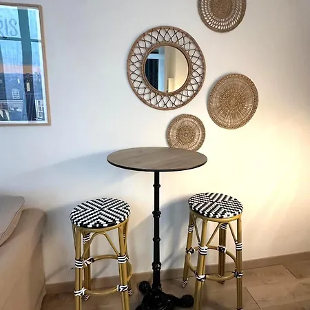 A Proximite Immediate De La Tour Eiffel Paris