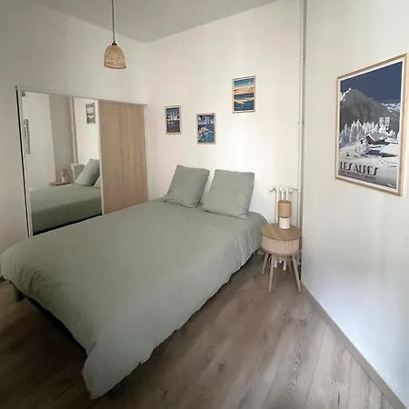 A Proximite Immediate De La Tour Eiffel * Paris