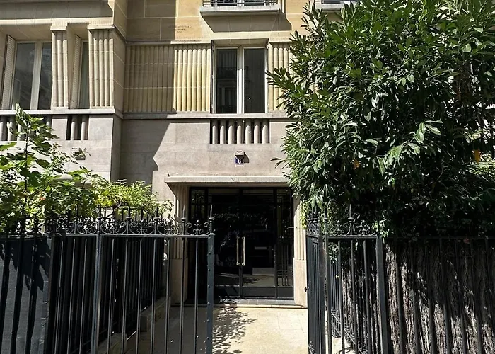 A Proximite Immediate De La Tour Eiffel Apartament Paryż