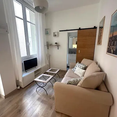 A Proximite Immediate De La Tour Eiffel Paris